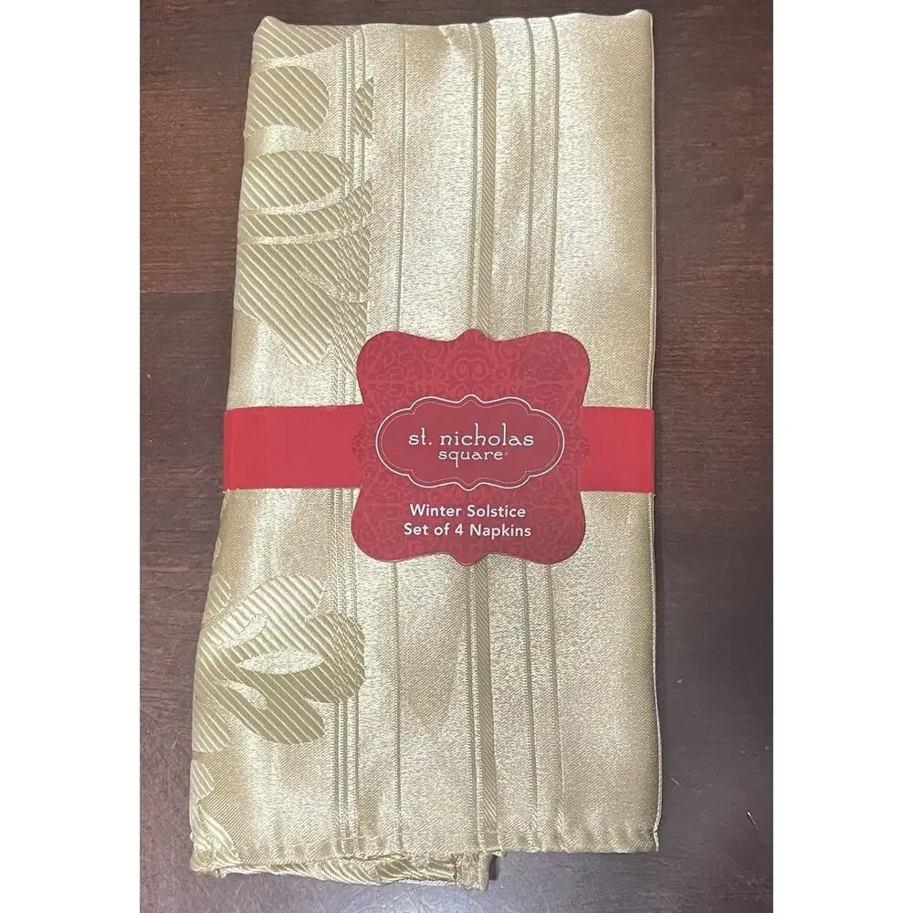 St Nicholas Square Traditions Christmas Tablecloth Oblong 60x120 & Napkins NIP